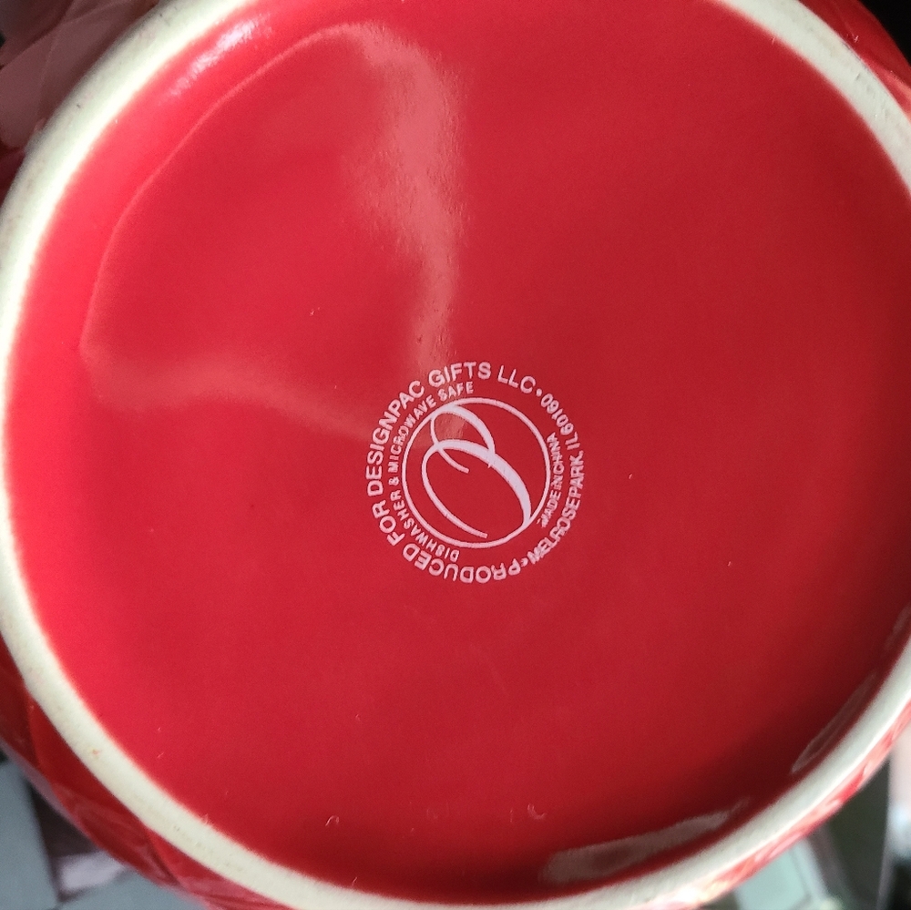 Red Textured Bowl - Picture 4 of 10